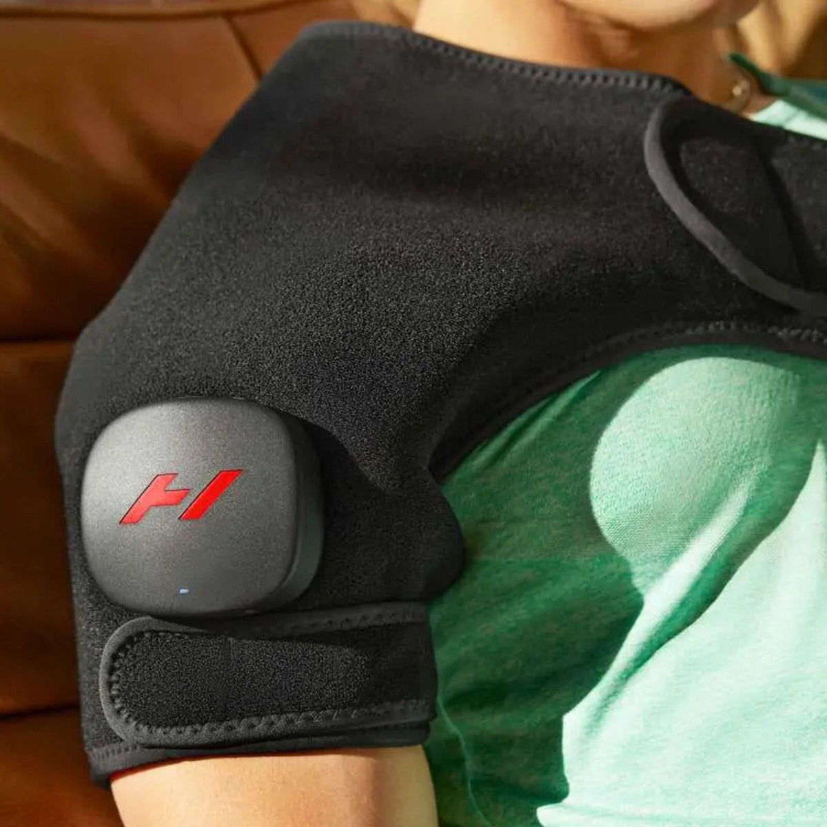 Hyperice Venom 2 Shoulder Heat & Massage Therapy Wrap, Right Shoulder, One Size Fits Most - 22200 001-22 - LL Medico