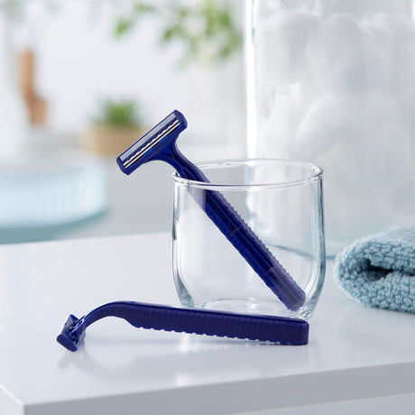 McKesson Disposable Razor, Twin Blade, Ribbed Handle, Lubricated Strip